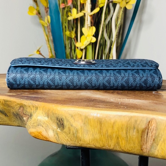 Michael Kors Fulton Flap Continental Wallet - Picture 5 of 8